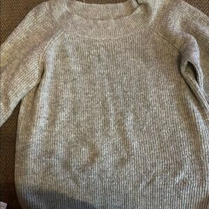 Lee Gray Crew Neck Sweater with Ribbed Knit